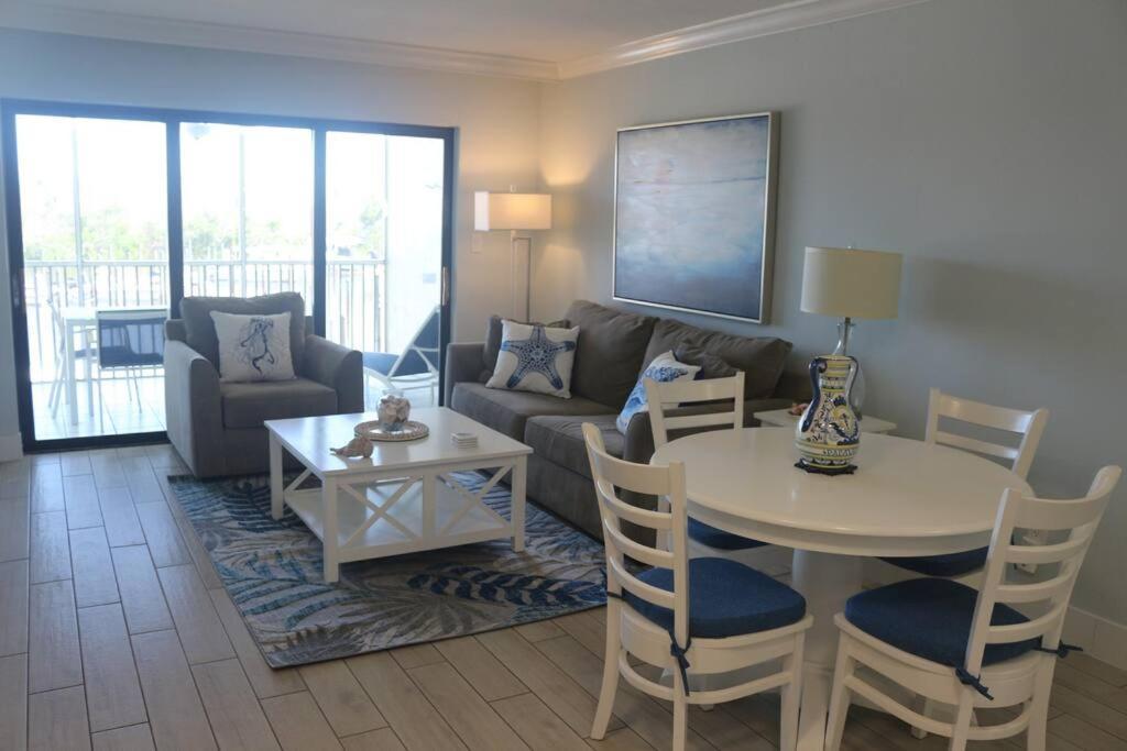 Captiva Bayside 1 Bedroom 2 Bath - Sleep 4